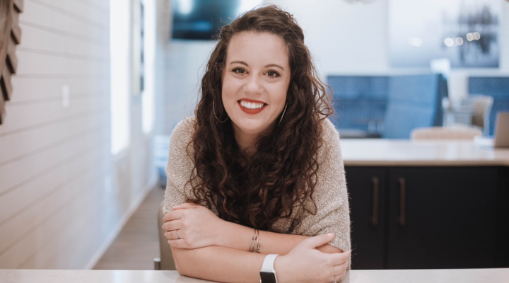 Headshot of Courtney Leo